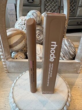Rhode Peptide Lip Shape - Press